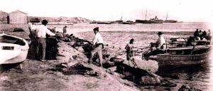 941- Arzew - La Plage et les Pecheurs2